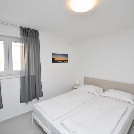 Apartments Leonardo Primosten Exterior photo