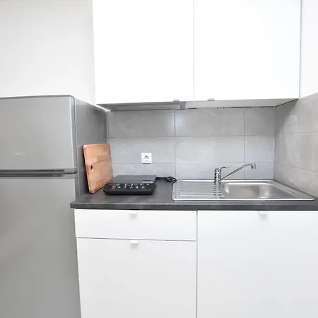 Apartments Leonardo Primosten Exterior photo