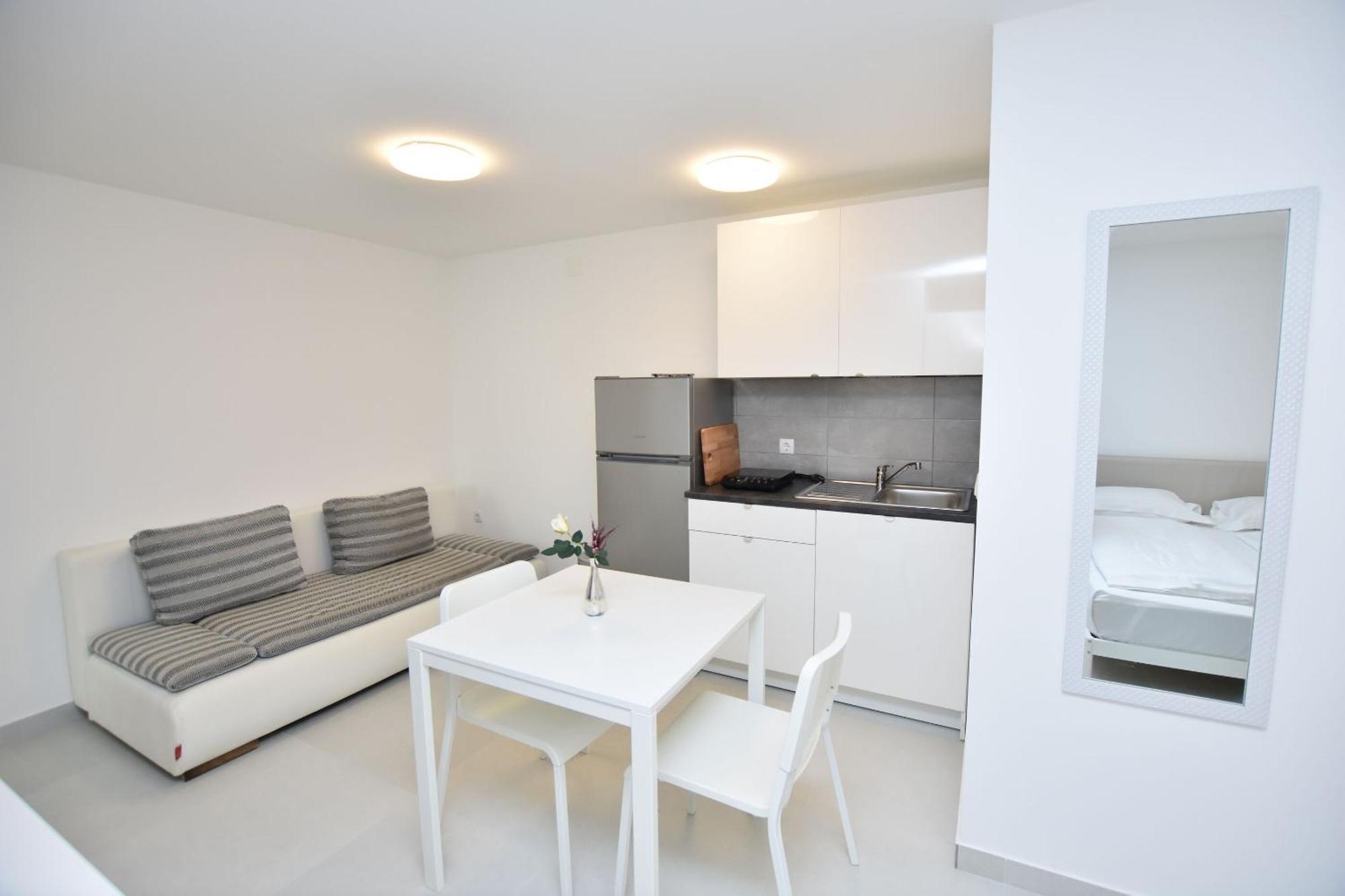 Leonardo Apartment