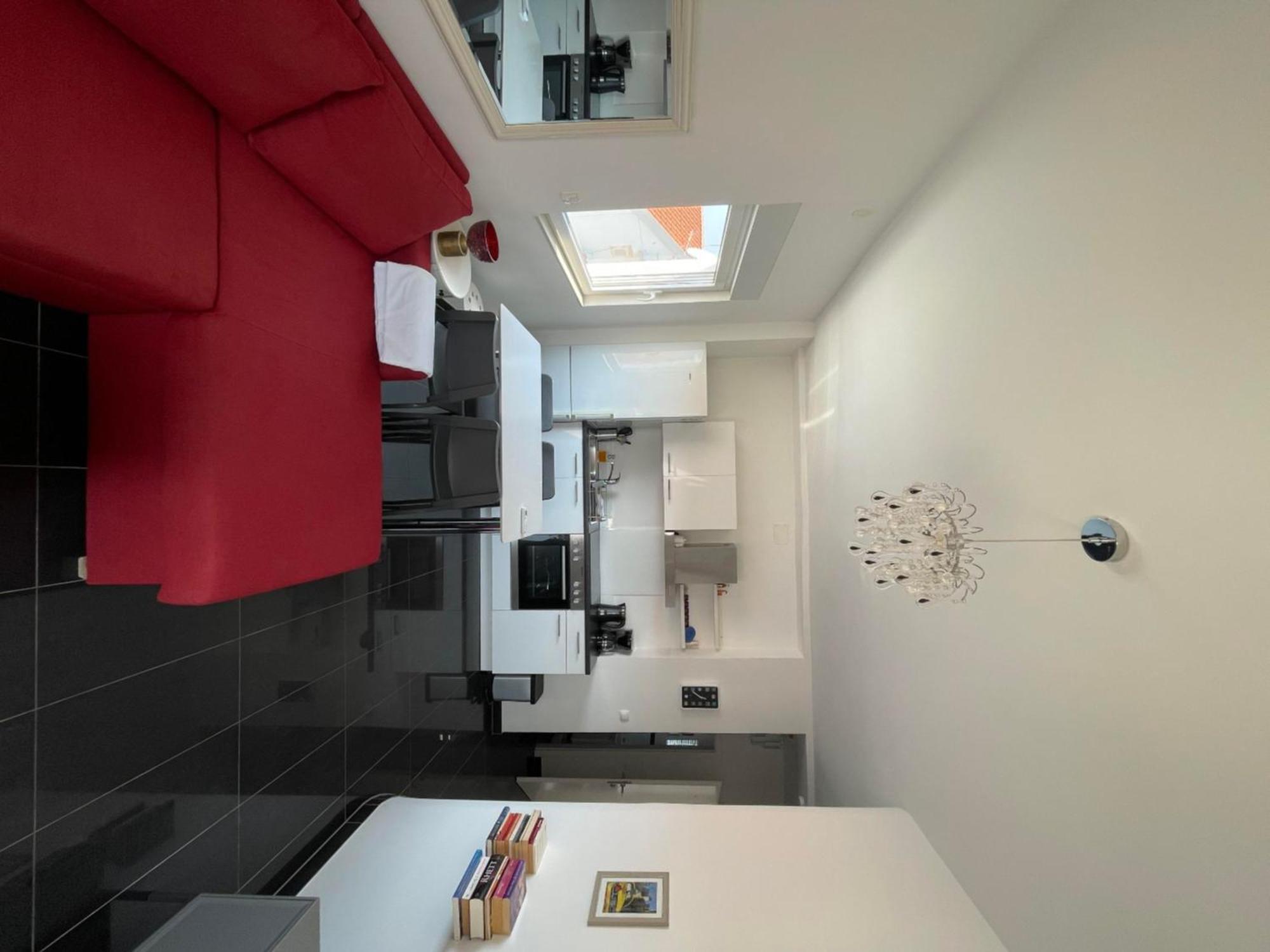 Leonardo Apartment *